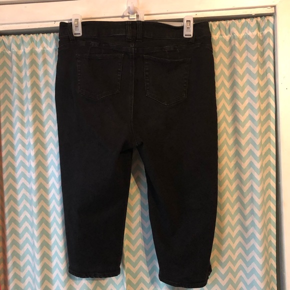 FINAL SALE- LEAVING CLOSET-NO FURTHER DISCOUNTS - Picture 9 of 9